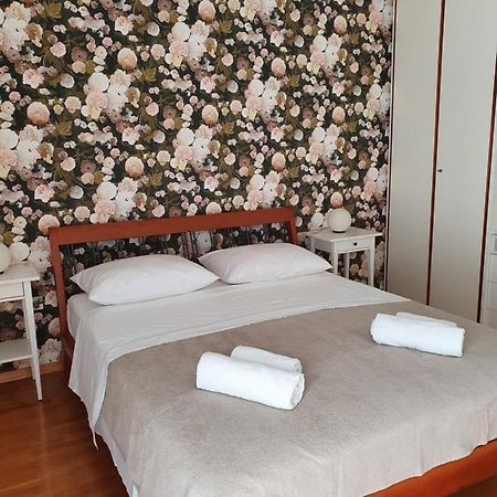 Apartment Tina Спліт Екстер'єр фото