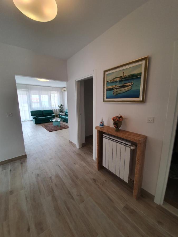 Apartment Tina Спліт Екстер'єр фото