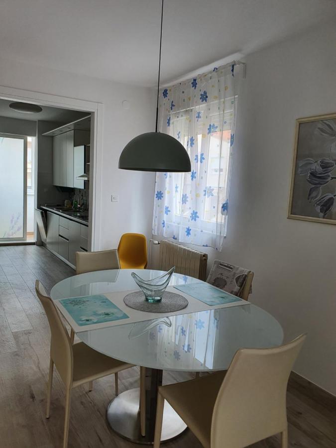 Apartment Tina Спліт Екстер'єр фото