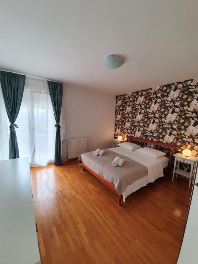 Apartment Tina Спліт Екстер'єр фото